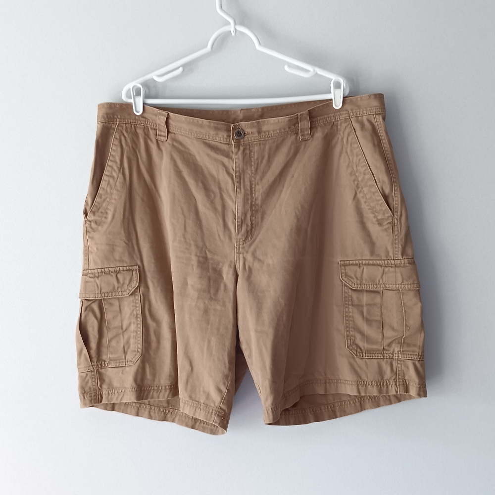 Columbia Omni-Shade Sun Protection Cargo Shorts Khaki Tan Size 42W 10L